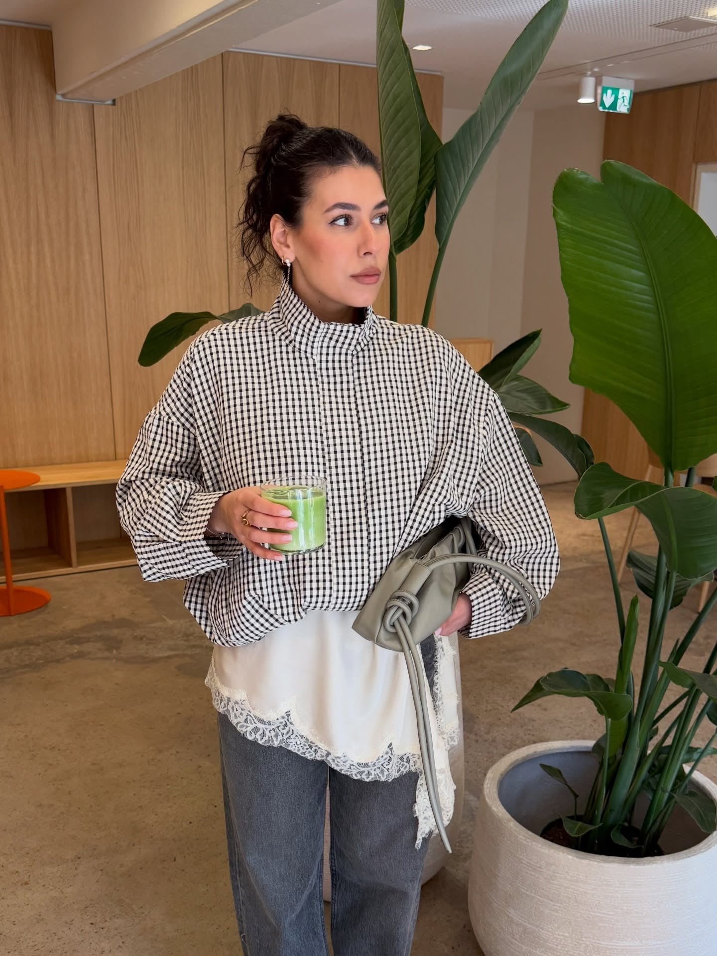Christina rutig jacka med funnel-krage