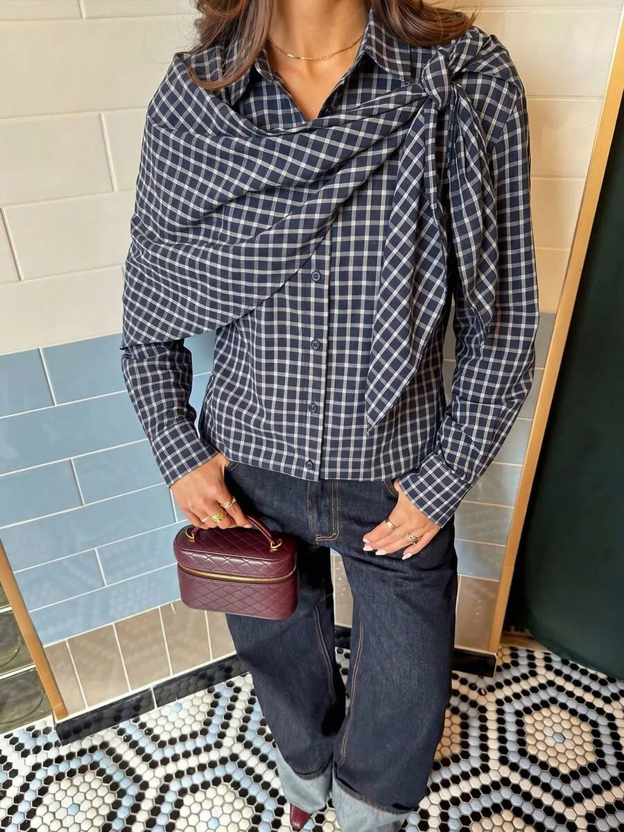 Nicole rutig skjorta med scarfknut