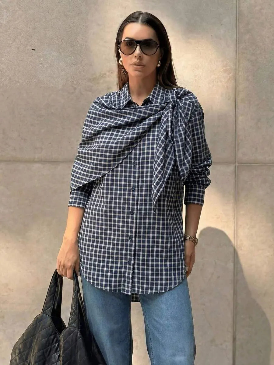 Nicole rutig skjorta med scarfknut