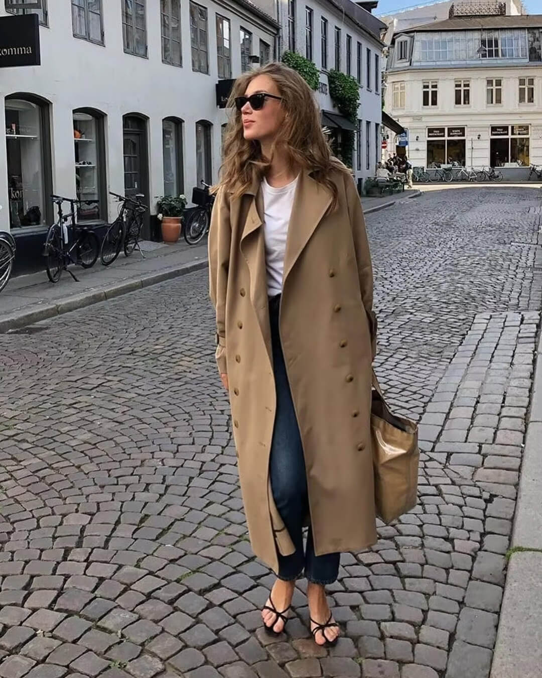Evelyn klassisk dubbelknäppt trenchcoat