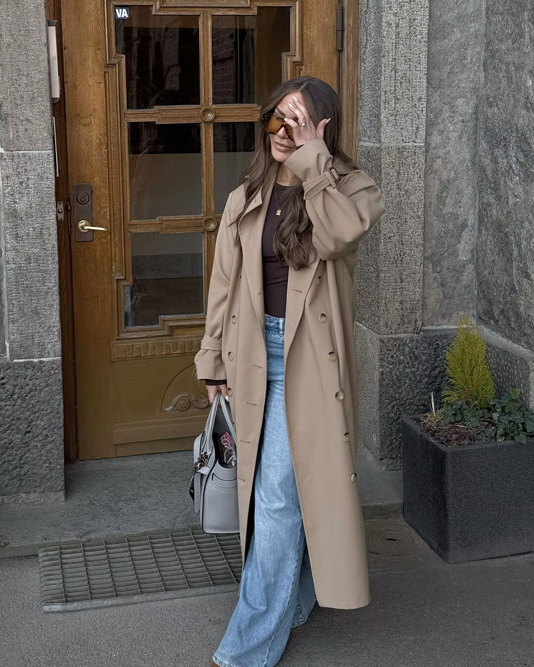 Evelyn klassisk dubbelknäppt trenchcoat