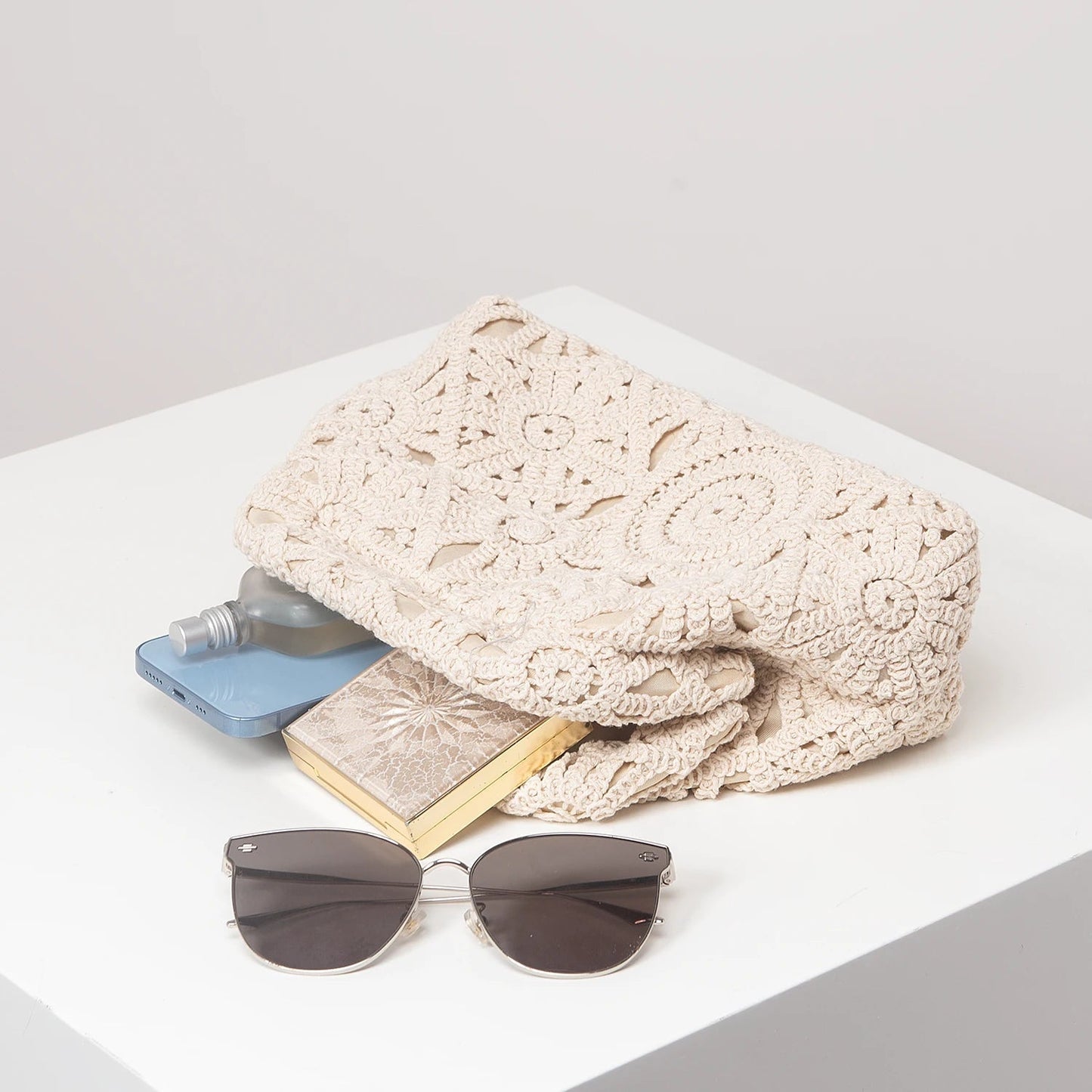 Iris Blommig Boho Clutch