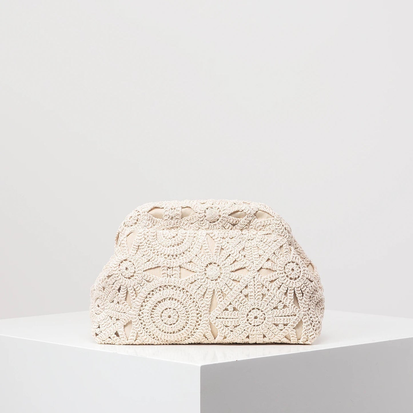 Iris Blommig Boho Clutch