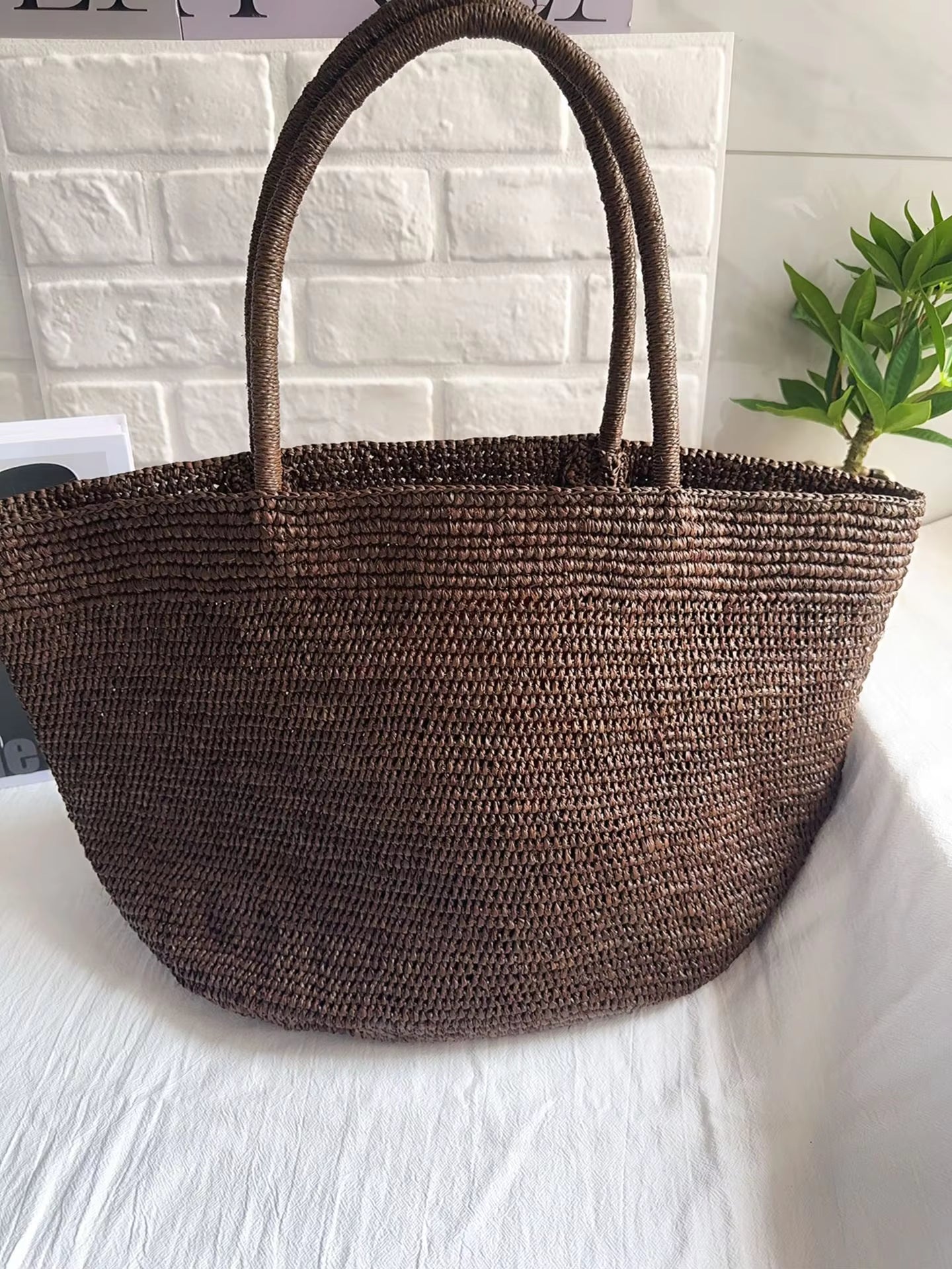 Vivienne handvävd rattan-tote