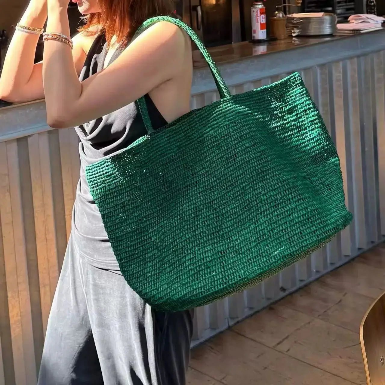 Vivienne handvävd rattan-tote