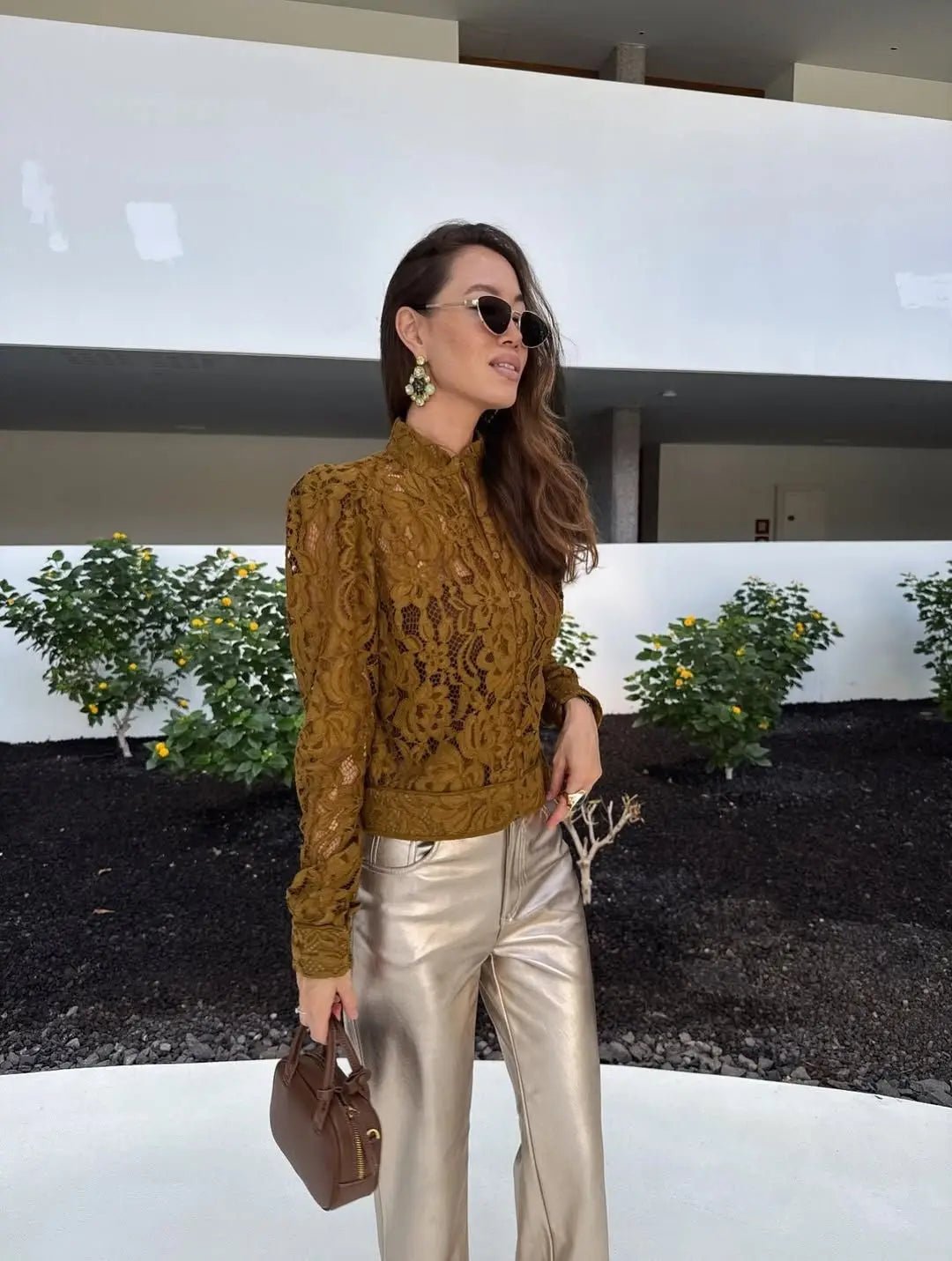 Hannah spetsgenomskinlig blus