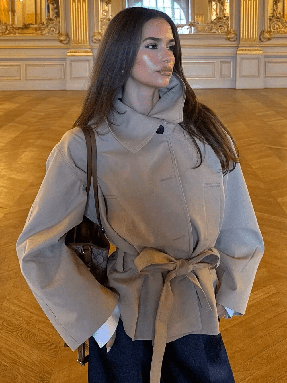 Helena Asymmetrisk Trenchcoat med Bälte