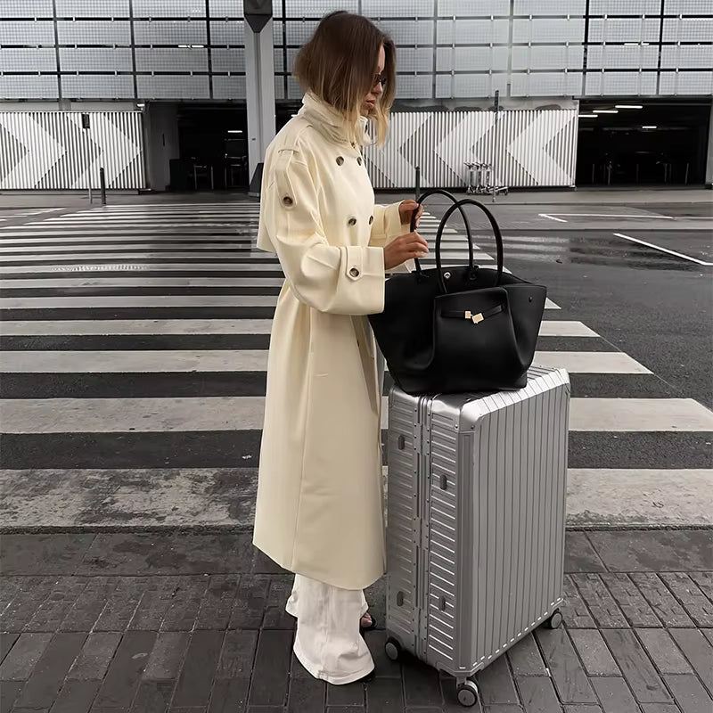 Lucy lång trenchcoat med bälte