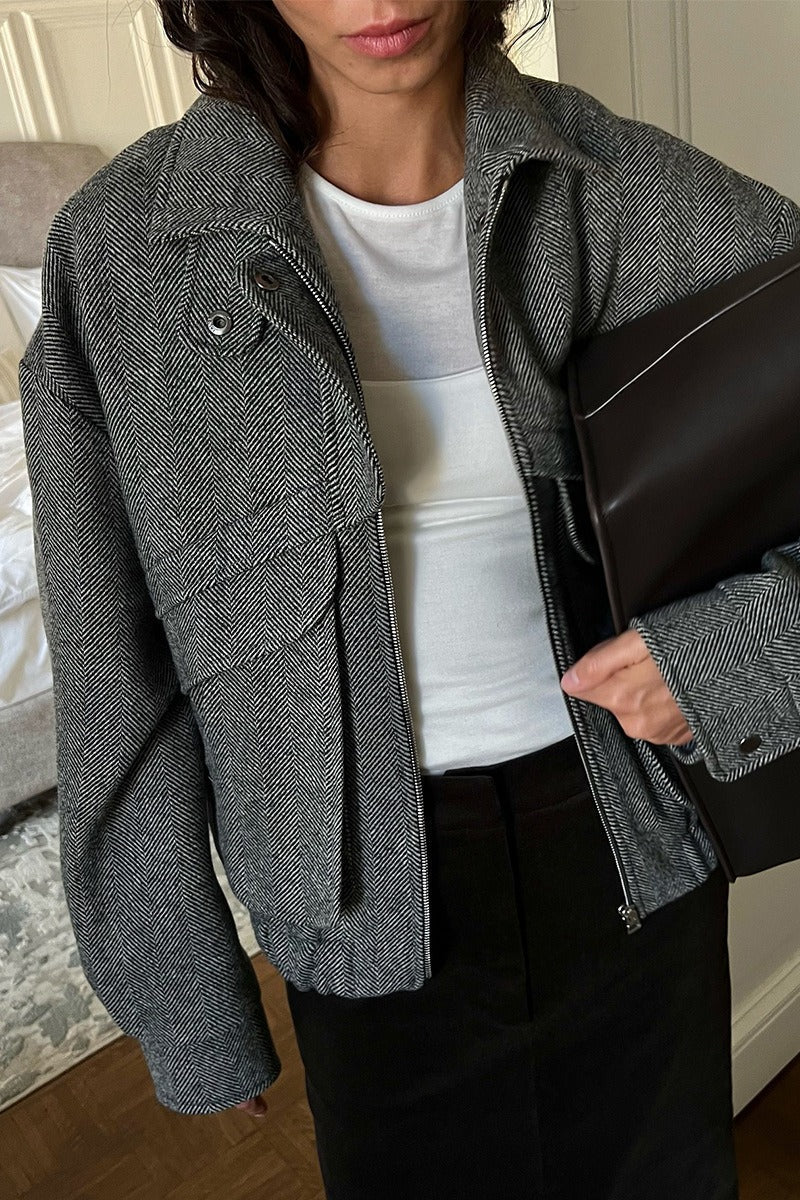 Lily fiskbensmönstrad kappa med ståkrage