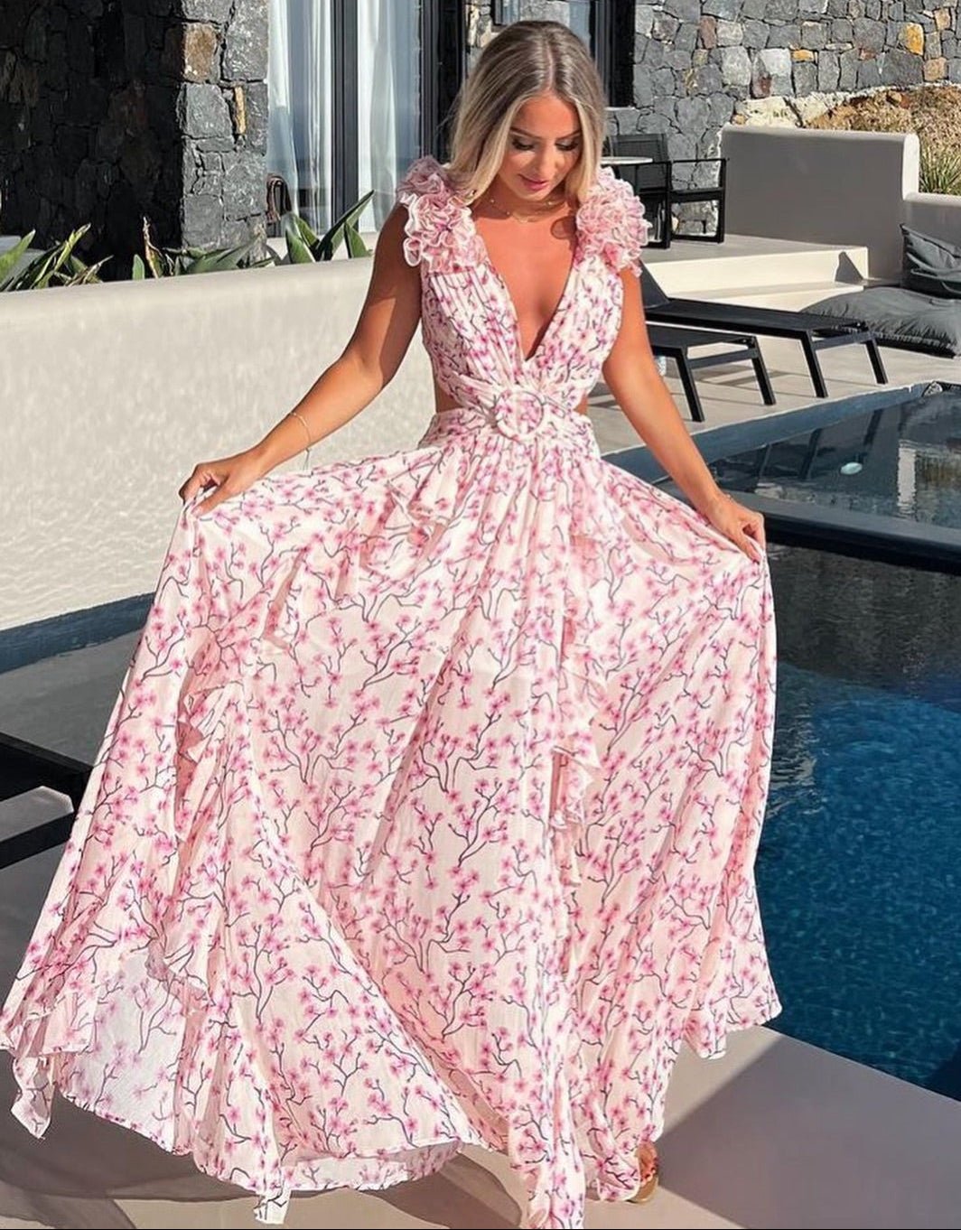 Katya maxiklänning med blommor och volangärmar