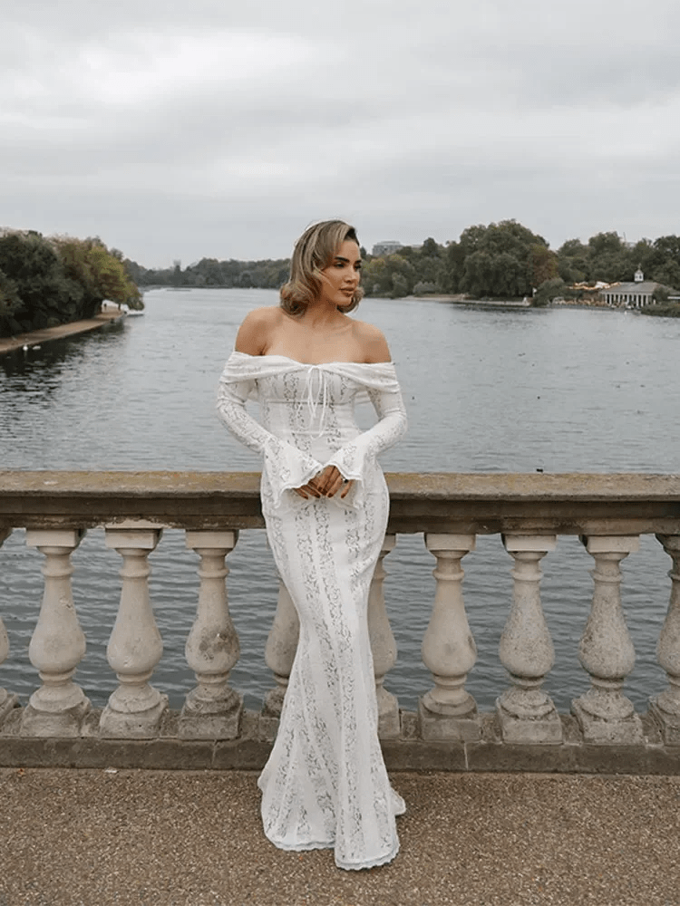 Ivy off-shoulder spetsmaxiklänning