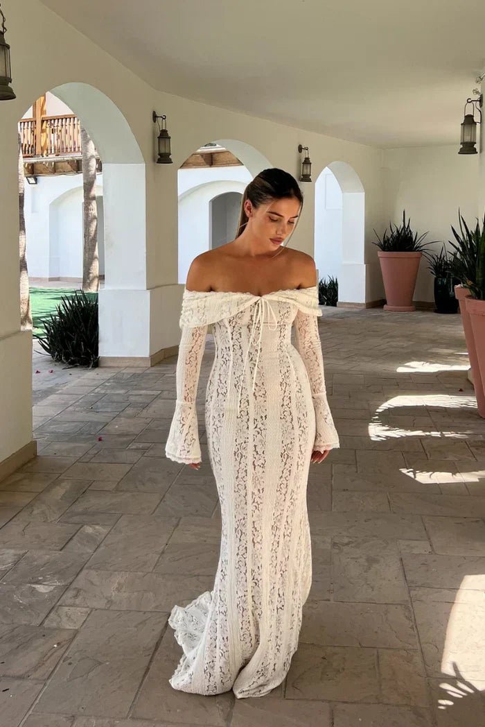 Ivy off-shoulder spetsmaxiklänning