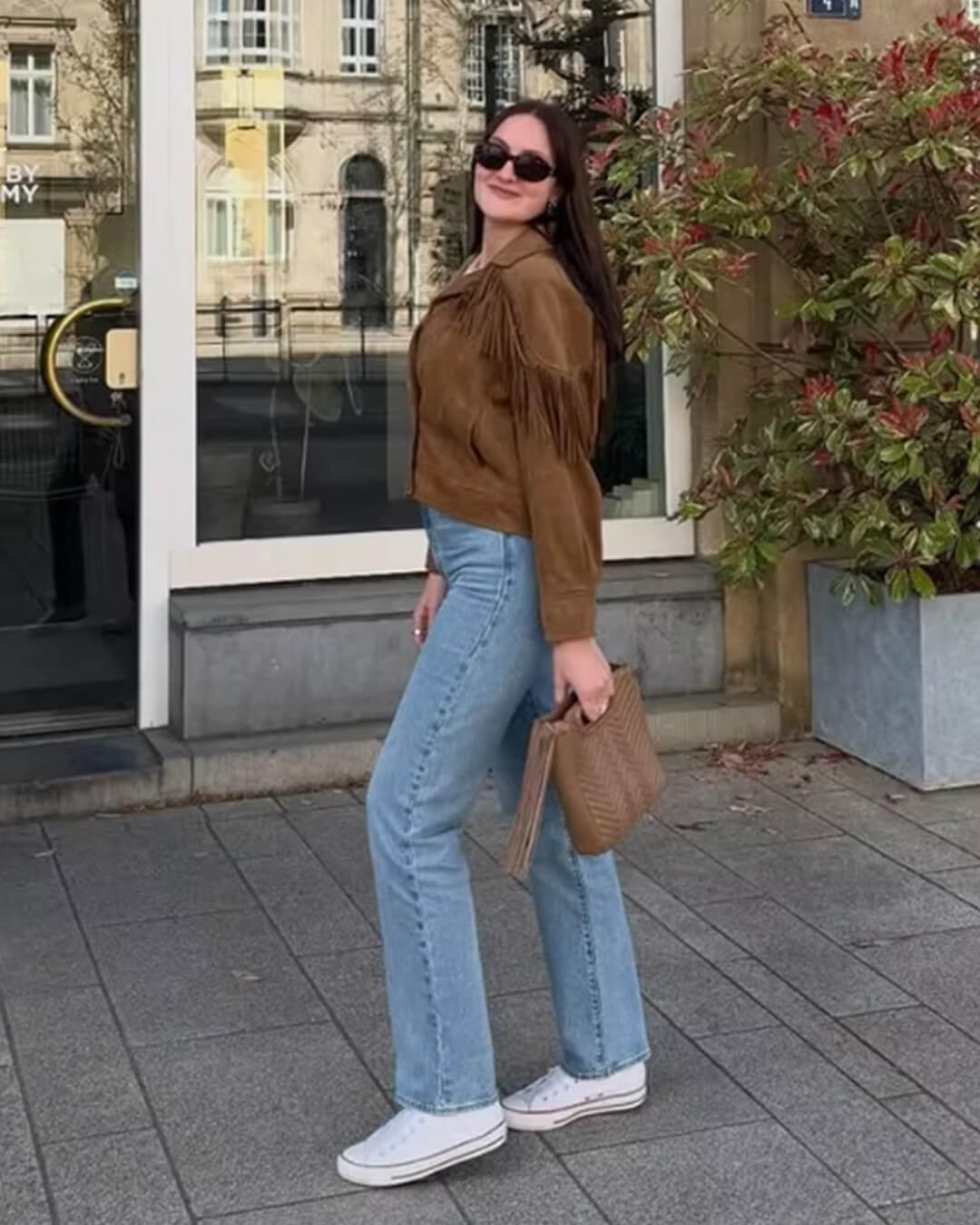 Julie jacka i konstmocka med fransar i westernstil