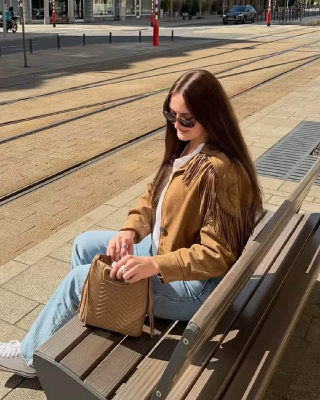Julie jacka i konstmocka med fransar i westernstil