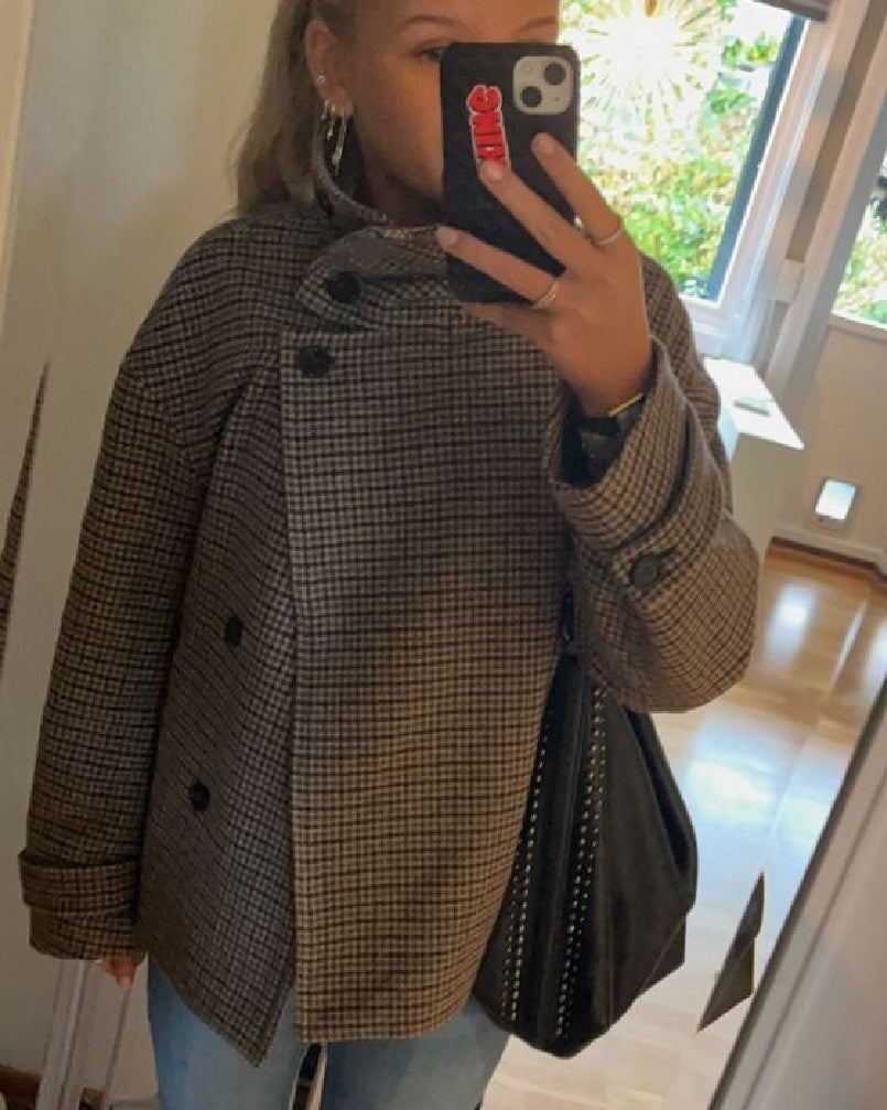 Emilia jacka med hundtandsmönster och ståkrage