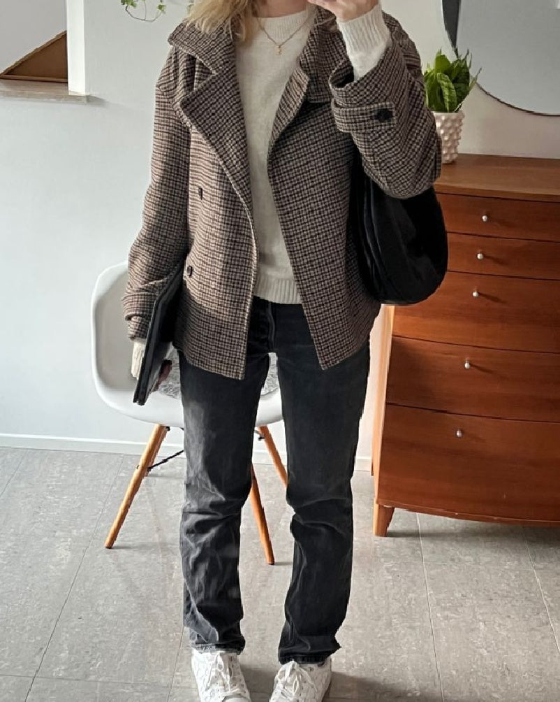 Emilia jacka med hundtandsmönster och ståkrage
