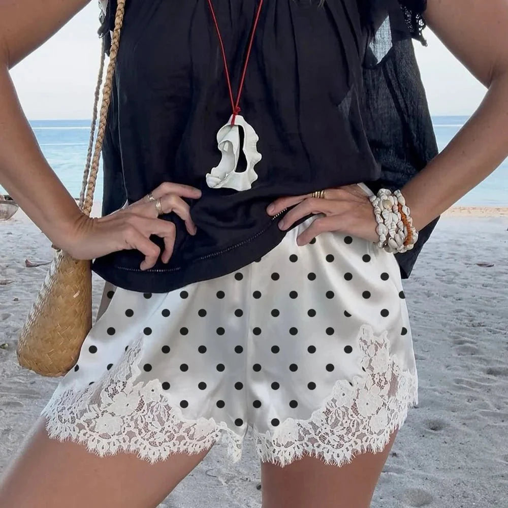 Natasha prickiga shorts med spetskant
