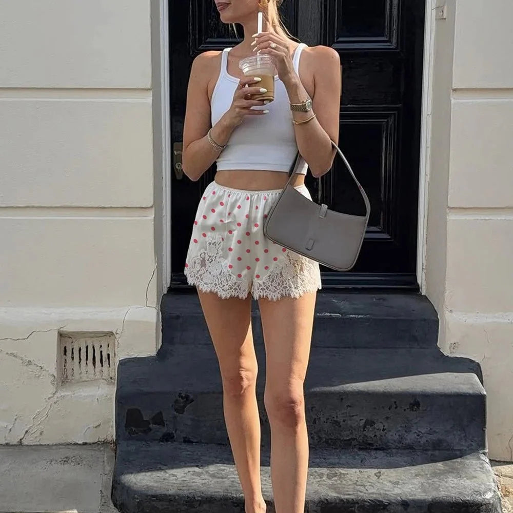 Natasha prickiga shorts med spetskant