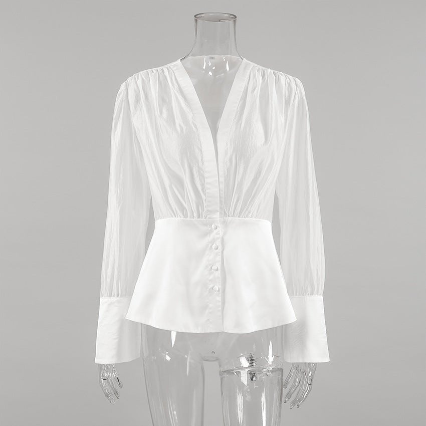 Lydia transparent blus med djup urringning och knappar