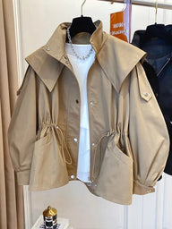 Brittany Kort Trenchcoat med Huvud