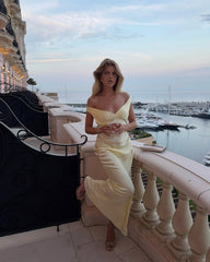 Dayanara off-shoulder maxiklänning i satin