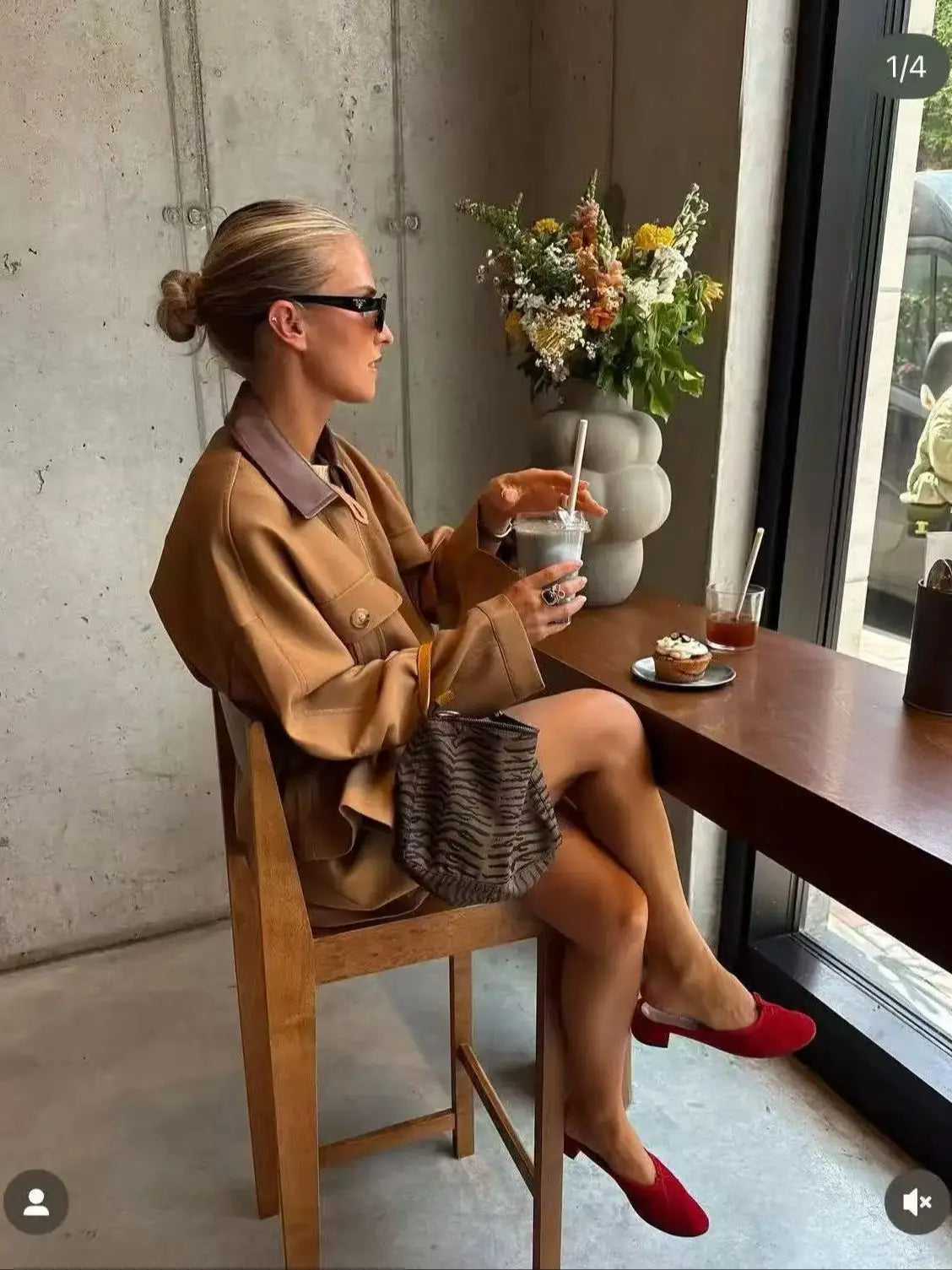 Emilia Jacka med Fladdermusärm och Dragkedja