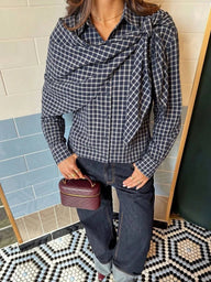 Nicole rutig skjorta med scarfknut